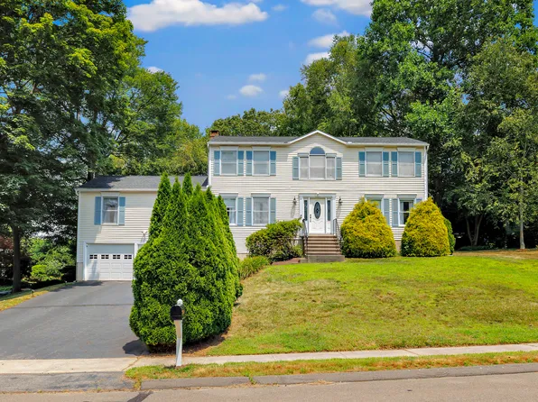 7 Amber Drive, Seymour, CT 06483