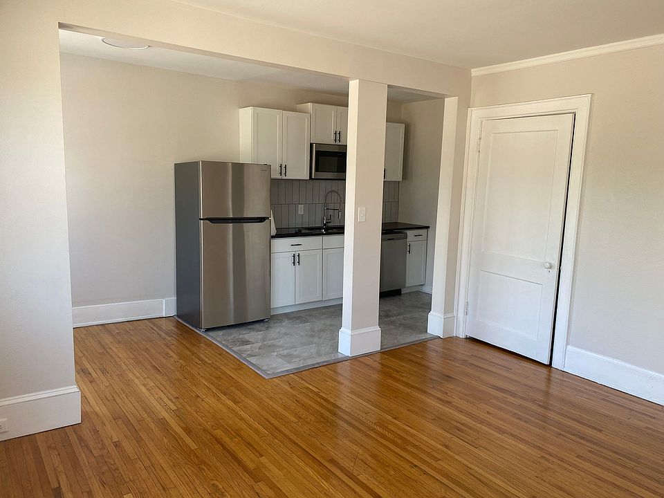 1st image of 324 E 8th St #14