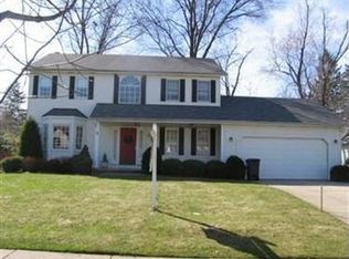 1274 Rae Rd, Cleveland, OH 44124