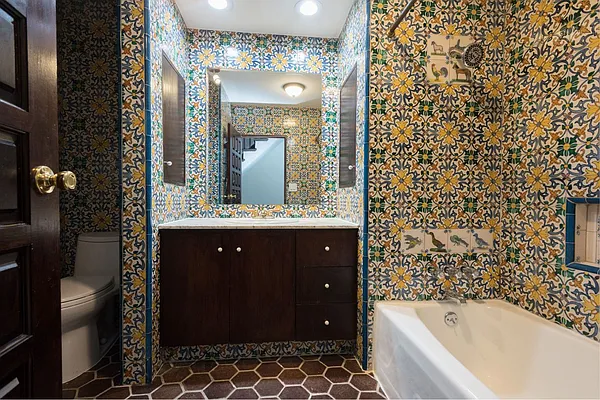 Rented by Demsker Realty | media 32