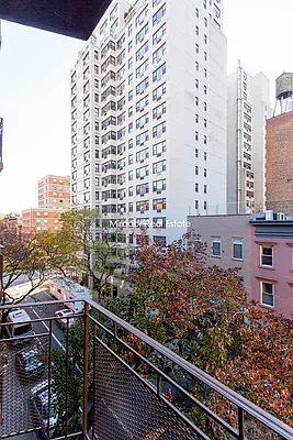 Rented by Mirador Real Estate | media 9