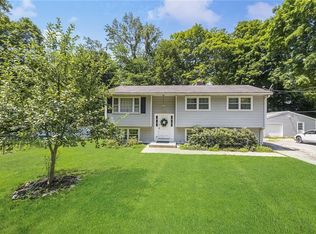 18 Birch Rd, Cumberland, RI 02864