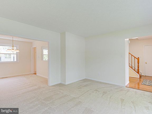 4th image of 22185 Stablehouse Dr