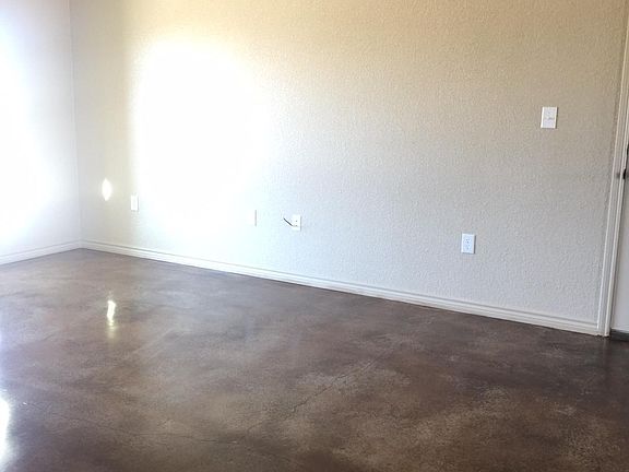 5th image of 306 Barton Ln