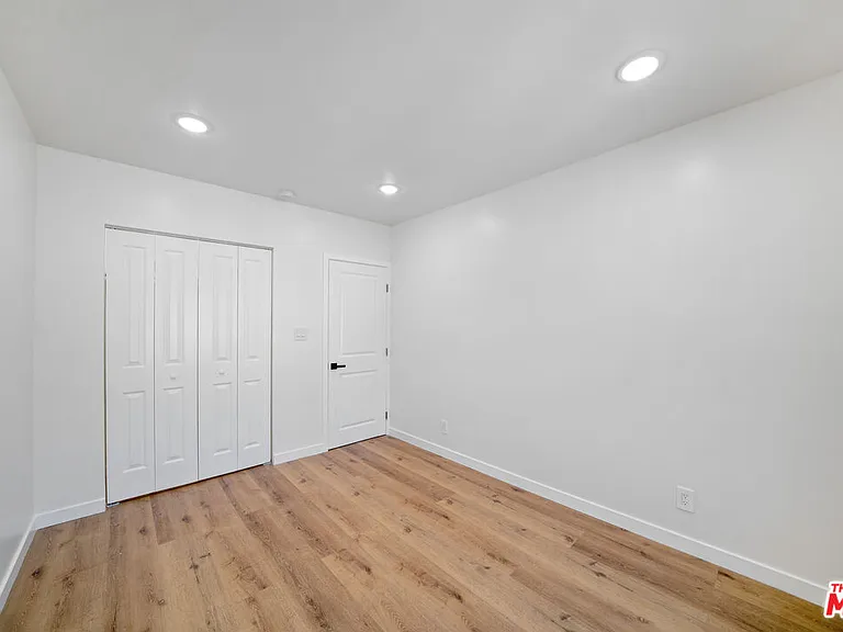 1029 N Gardner St — Photo 12