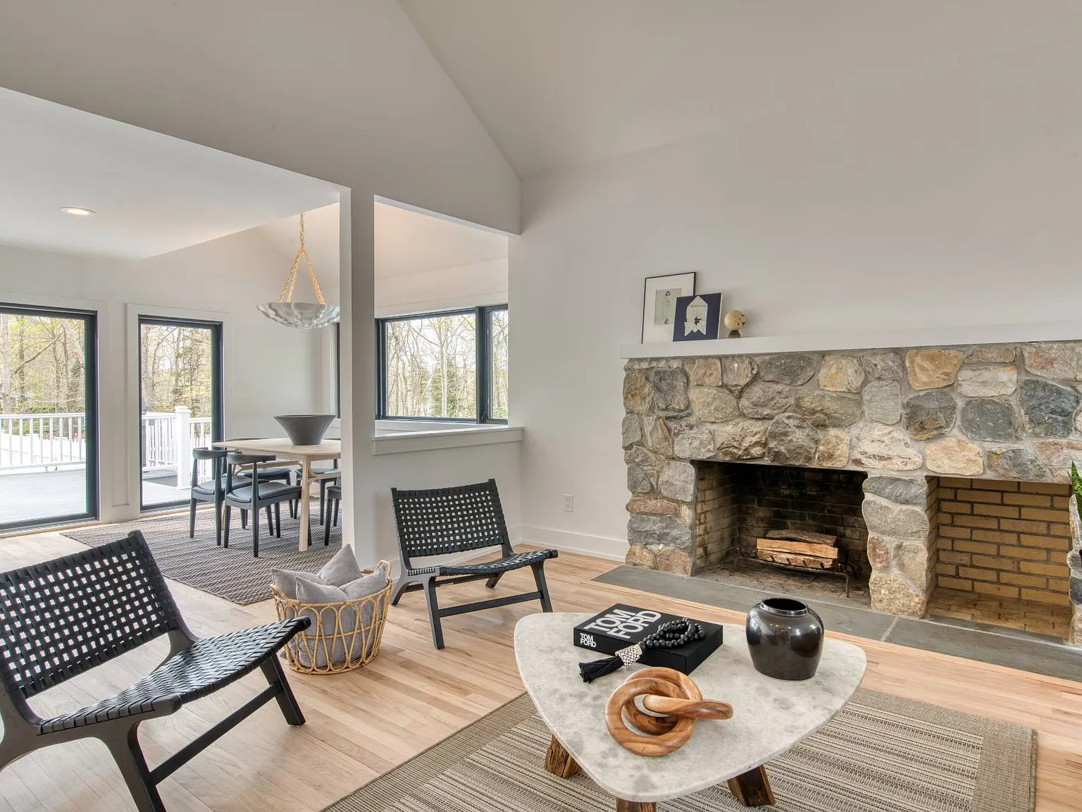 Sag Harbor Stunner with Heated Pool and Outdoor Shower — Photo 4