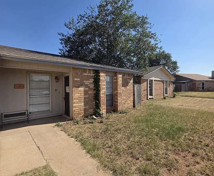 4803 Country Club Dr #B — Photo 2