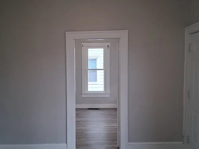 1521 Kenton St — Photo 1