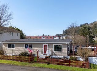 109 4th St, Garibaldi, OR 97118