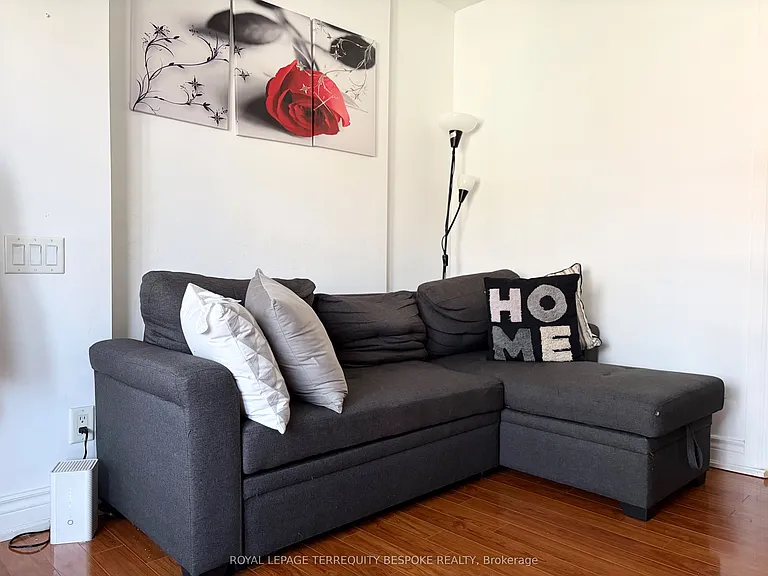 95 The Queensway #3 — Photo 4