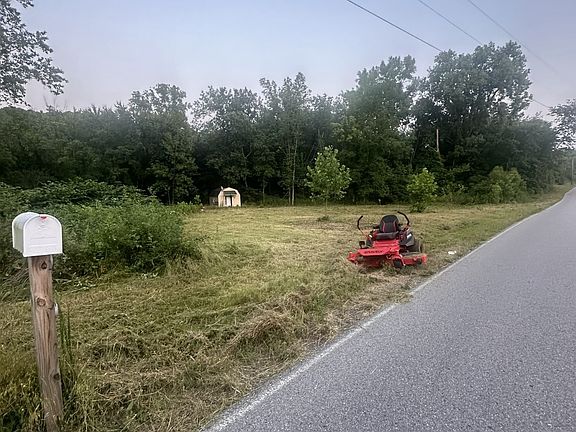 2nd image of 1527 Old Gallatin Rd