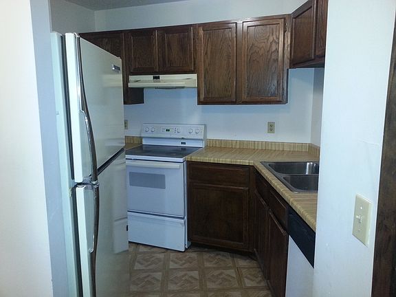 5th image of 2930 Blaisdell Ave APT 327