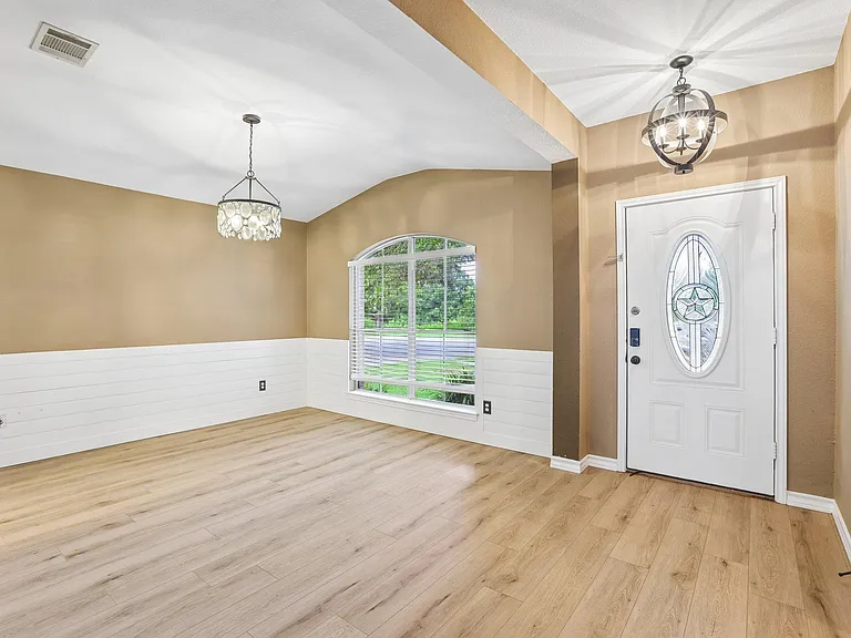 2656 Bradley Ln — Photo 4