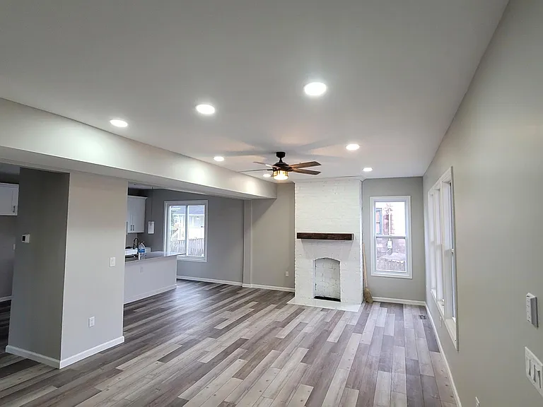 1351 E Mound St — Photo 6