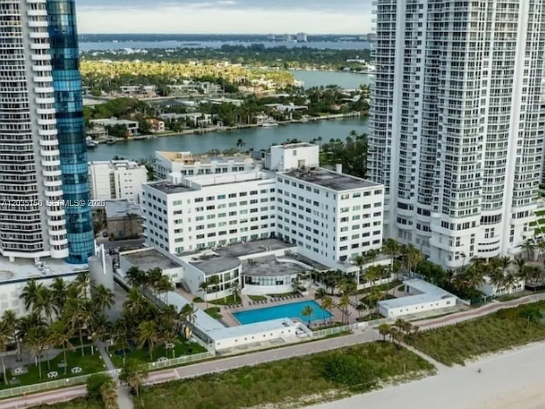 6345 Collins Ave #830 — Photo 1