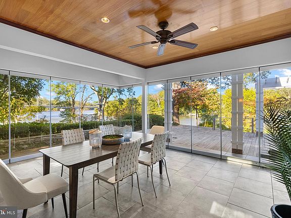 2nd image of 411 Ridgely Ave