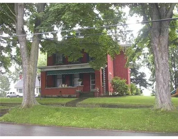 3069 Main St photo 1