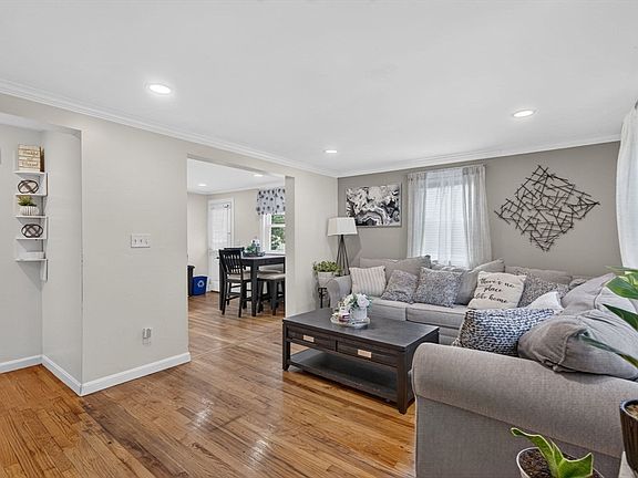 2nd image of 193 Pond St