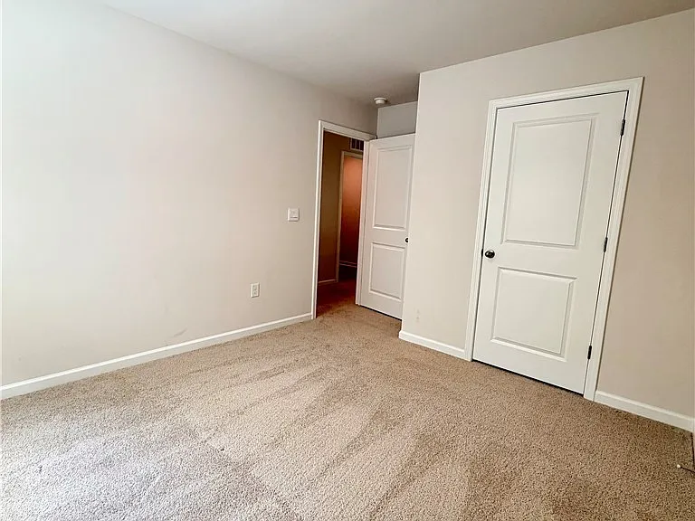 305 Robert Pl — Photo 30