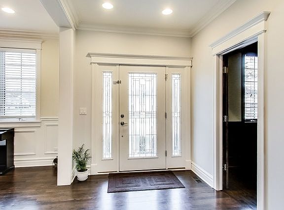 4th image of 5245 W 99th St