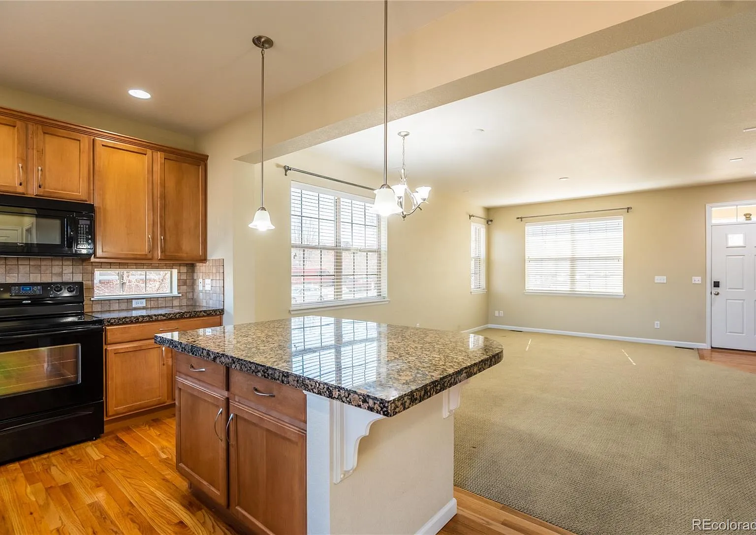3 bed, 1443 sqft, $3,145 — Photo 4