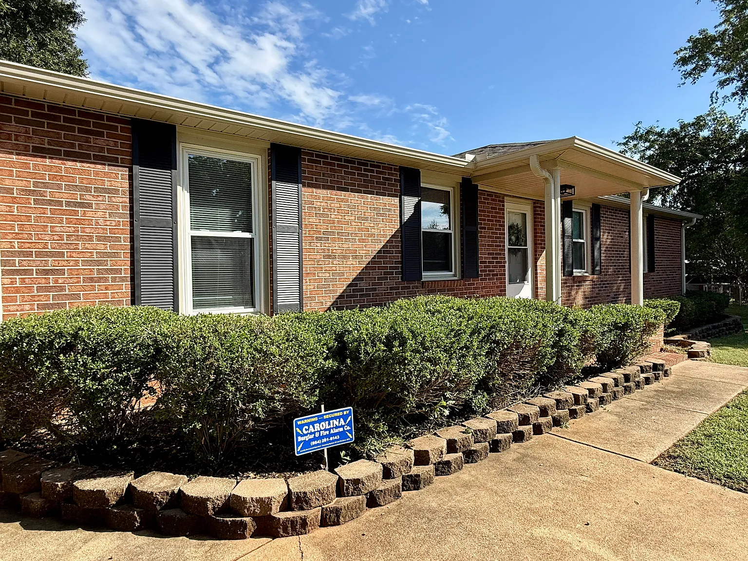 3 bed, 1.5 bath, 1325 sqft, $1,950 — Photo 3
