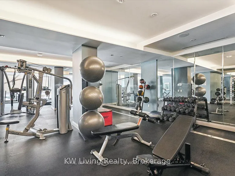50 Wellesley St E #807 — Photo 12