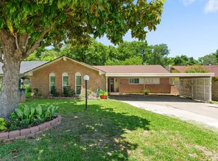 310 Kirby Creek Dr, Grand Prairie, TX 75052