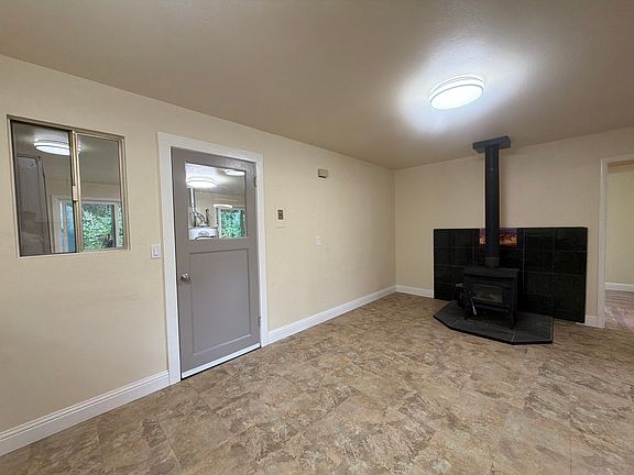 4th image of 8267 Pinecrest Dr