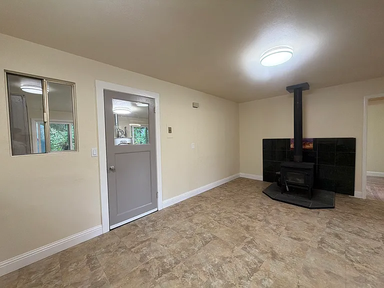 8267 Pinecrest Dr — Photo 4