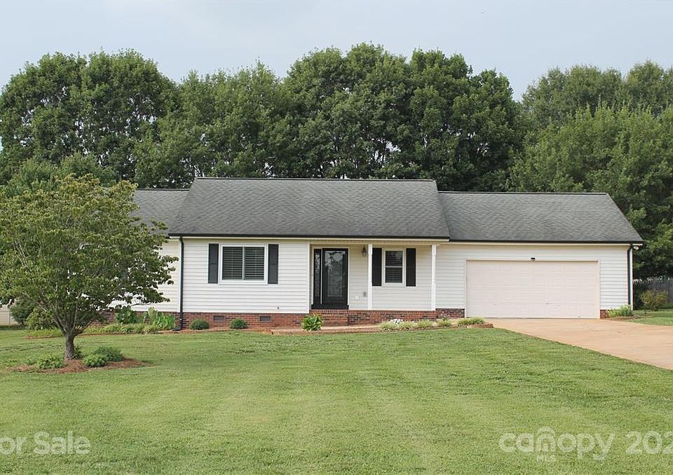 1st image of 124 Antler Dr