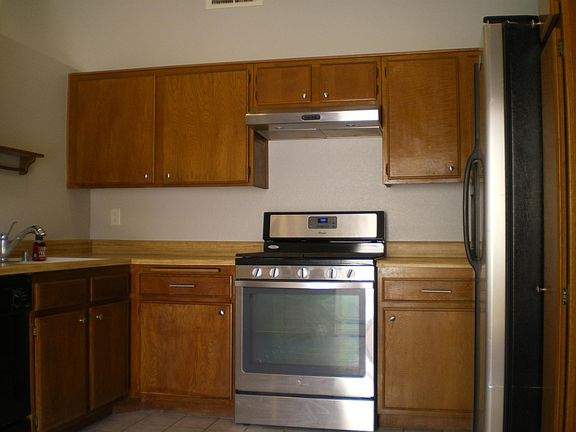 Stainless steel range and hood fan
