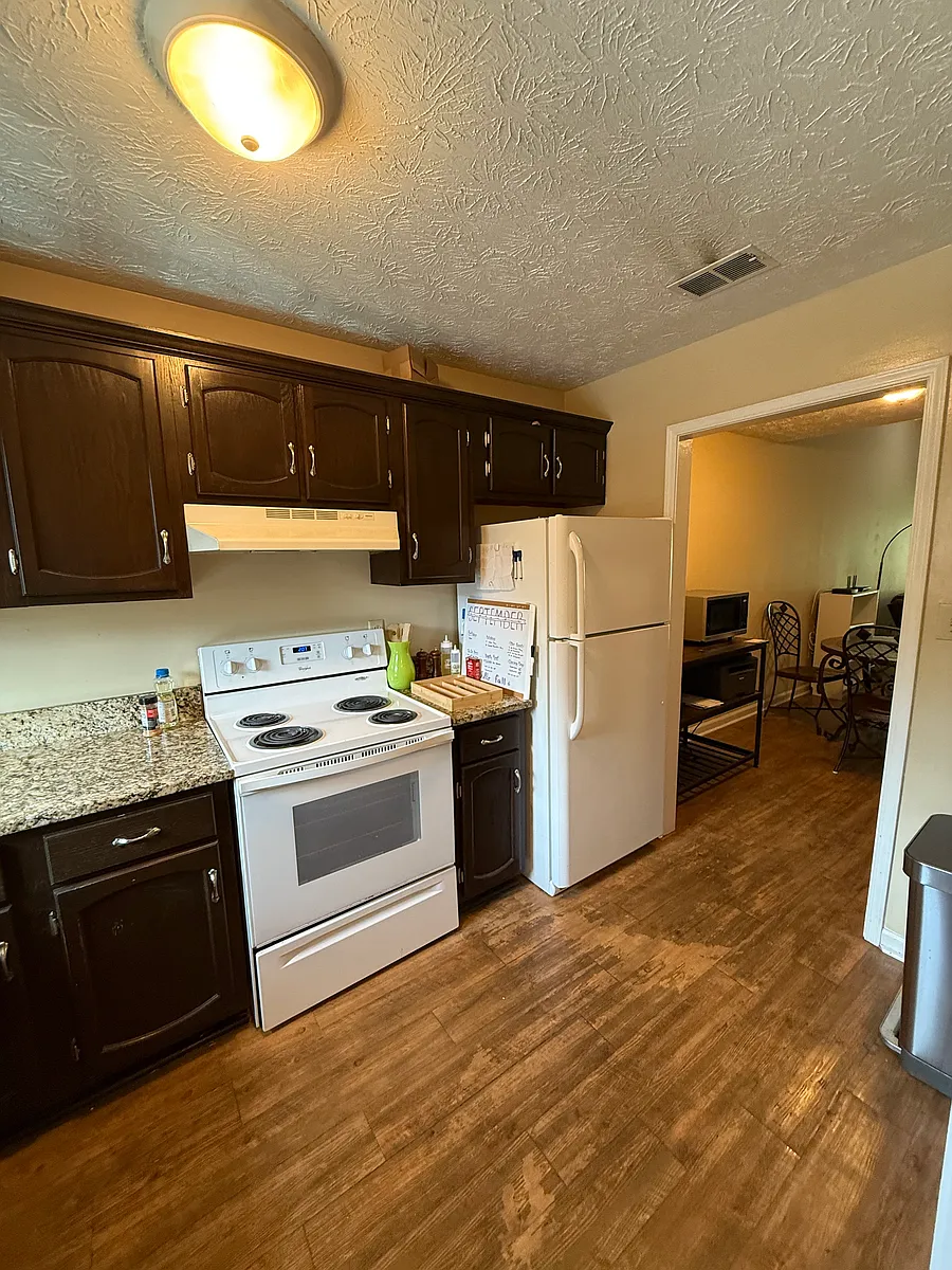 Building Photo - 149 Morton Ave #22