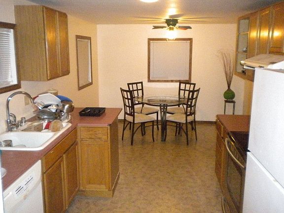 Dining space in kitchen 