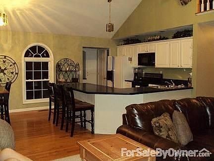 2nd image of 3662 S Oak Dr