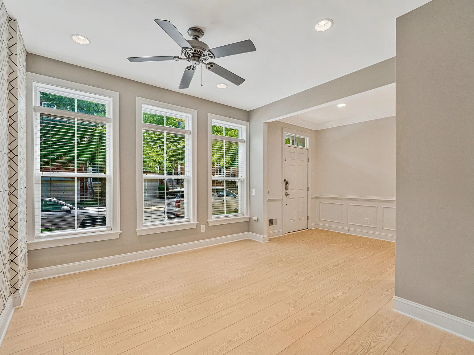 3 bed, 1658 sqft, $3,950 — Photo 3
