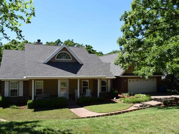 1724 S Hidden Oaks Dr, Stillwater, OK 74074