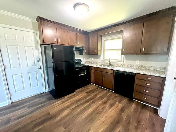 5th image of 1312 Rutherford St