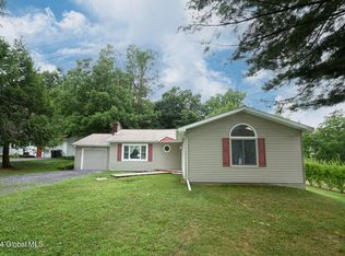 8 Benedict St, Castleton, NY 12033