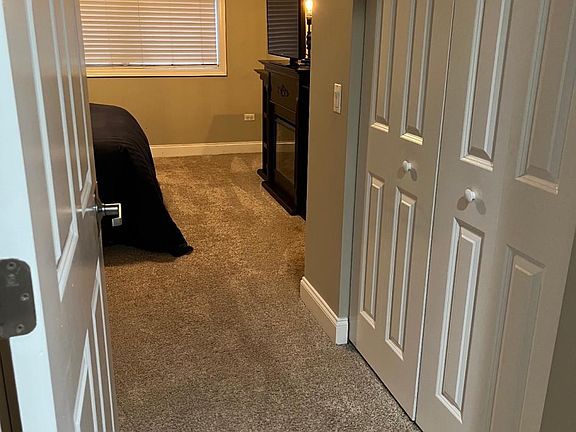 5th image of 2310 W Saint Paul Ave APT 203
