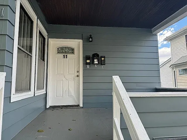 11 Mason Ave #1 — Photo 2