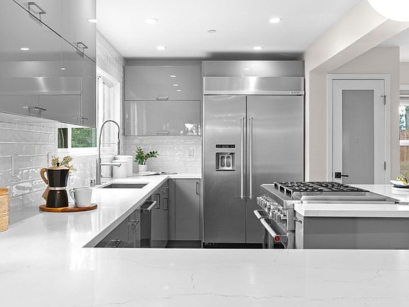 2nd image of 550 Sequoia Drive