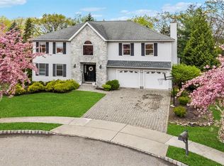 16 Dudley Ct, Wayne, NJ 07470
