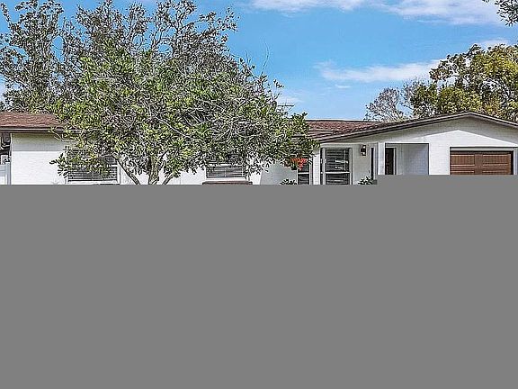 5th image of 3750 Lei Dr