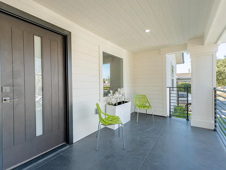 526 W Doran St — Photo 22