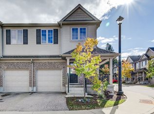 50 Pinnacle Dr #40, Kitchener, ON N2P0H8