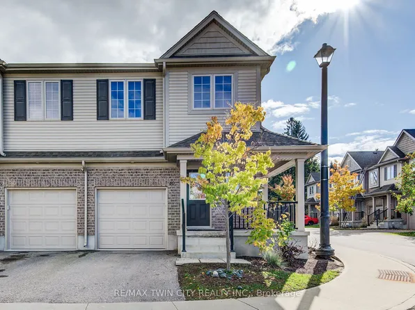 50 Pinnacle Dr #40, Kitchener, ON N2P 0H8