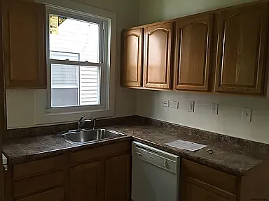 862 Washington Ave — Photo 10