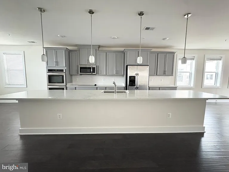 44858 Tiverton Sq — Photo 7