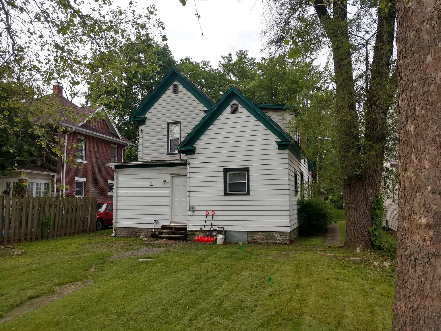 1111 W North St — Photo 2